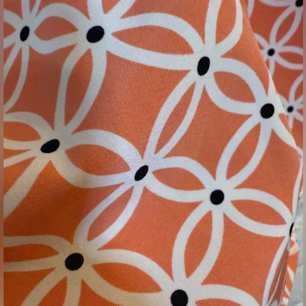 Notations Vibrant Coral and White Geometric Blouse - Picture 2 of 6